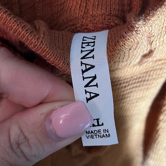 Lounge Set - Picture 2 of 4